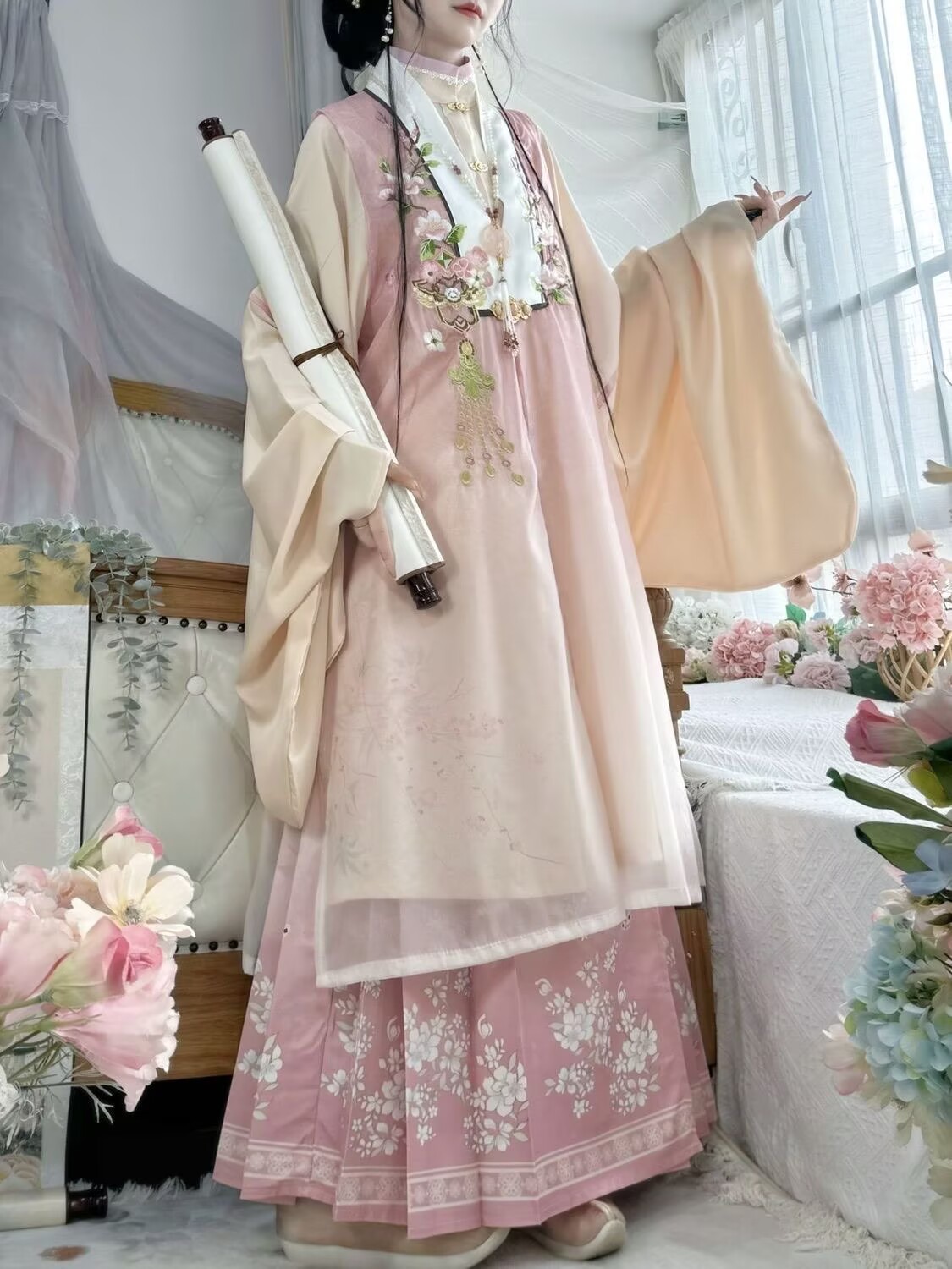 Vestido Tradicional Chinês Fem - Embroidery Horse avaliação e preço