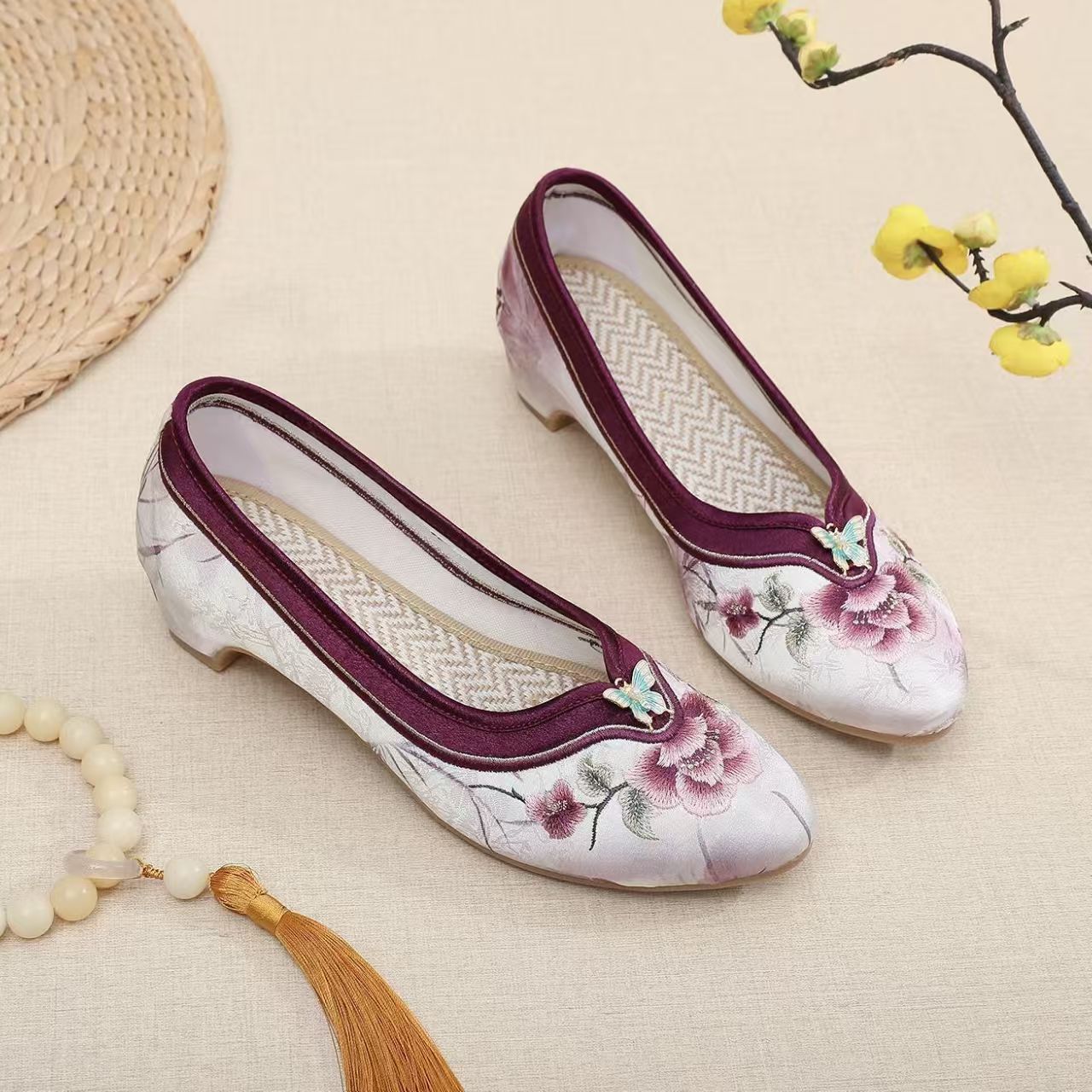 Sapatos femininos de salto bai - Embroidery Fabric avaliação e preço