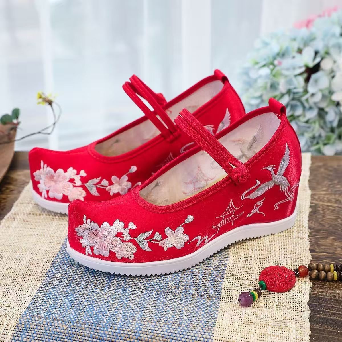 Mulheres aumentadas sapatos bo - Embroidery Fabric avaliação e preço