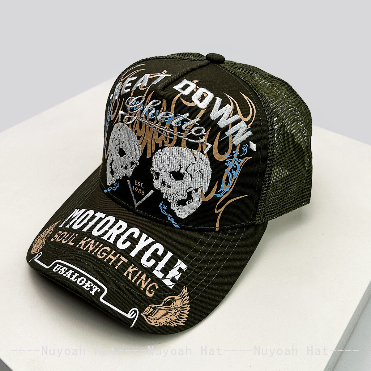 Boné Trucker com Bordado de Ch - Embroidery Letter avaliação e preço