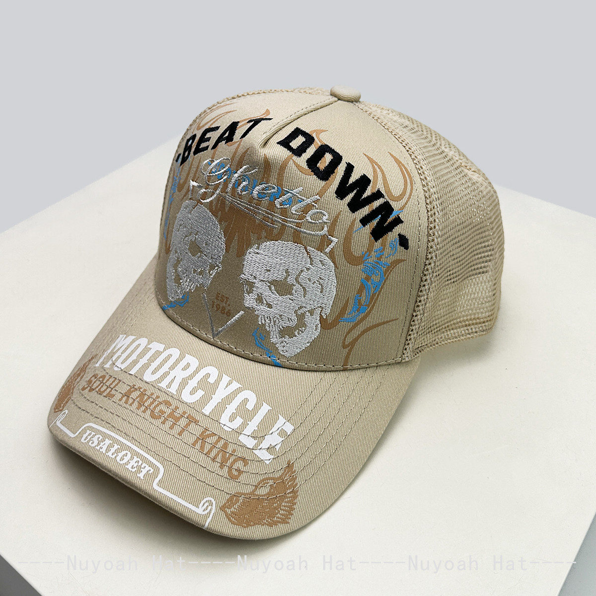 Boné Trucker com Bordado de Ch - Embroidery Letter avaliação e preço